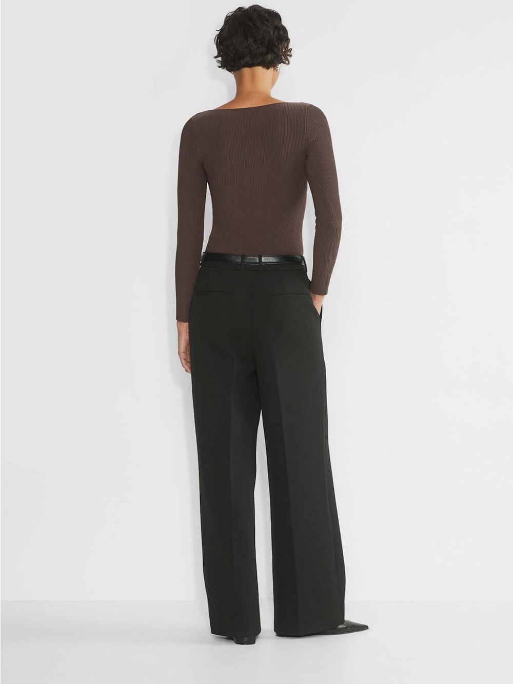 Babaton Aritzia Sculpt Knit Sweetheart Size M - Picture 3 of 8